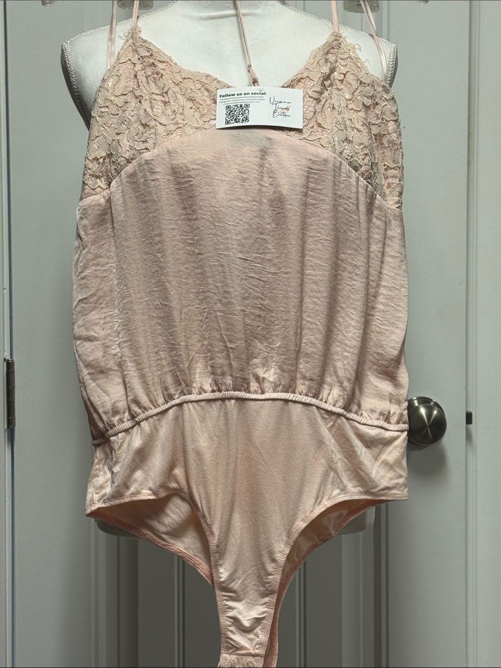 NWT Heyson Blush Lace-Trim Bodysuit SZ M